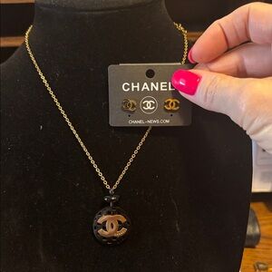 Necklace/earring set